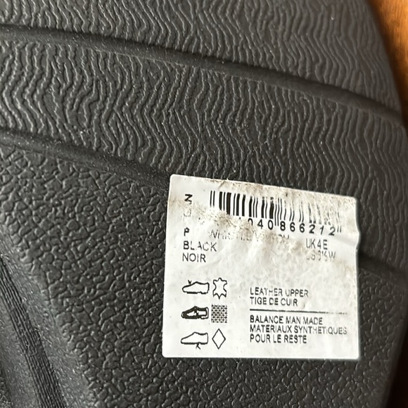 Clarks soft cushion 16724 black leather zip ankle laceup boots Size 6.5 W - Picture 8 of 8